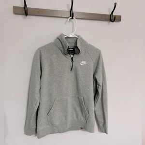 Women’s Nike sweatshirt